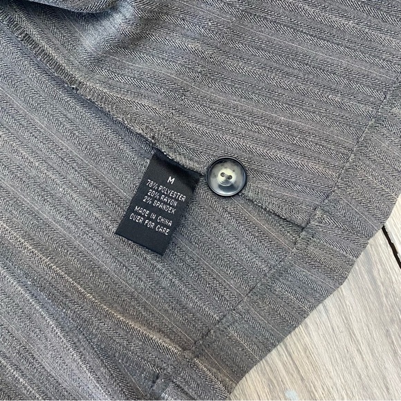 2 Piece Suit Single Breasted Blazer with Culottes Grey Pinstripe Size 9 - Picture 9 of 16